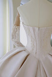 Whimsical Ball Gown Strapless Satin Fitted Long Lace Wedding Dress Bride Gowns Wedding Dresses HZ0311